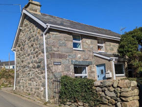 *New for 2022* Cosy, coastal cottage in Snowdonia